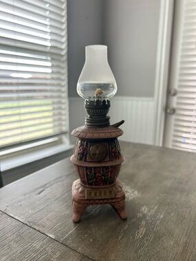 Decorative Vintage-Style Pink Floral Mini Oil Lamp
